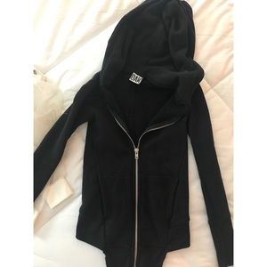 OAK 🖤 black zip up